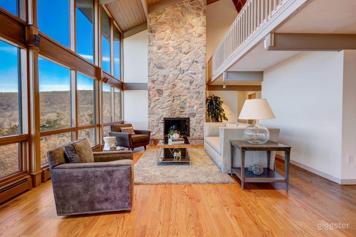 Mountain Oasis with Panoramic Hudson River Views  Photo 2