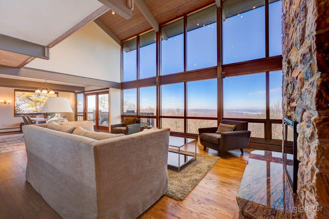 Mountain Oasis with Panoramic Hudson River Views  Photo 3