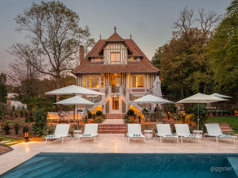  Villa de luxe des années 1930 avec piscine, jacuzzi & padel 