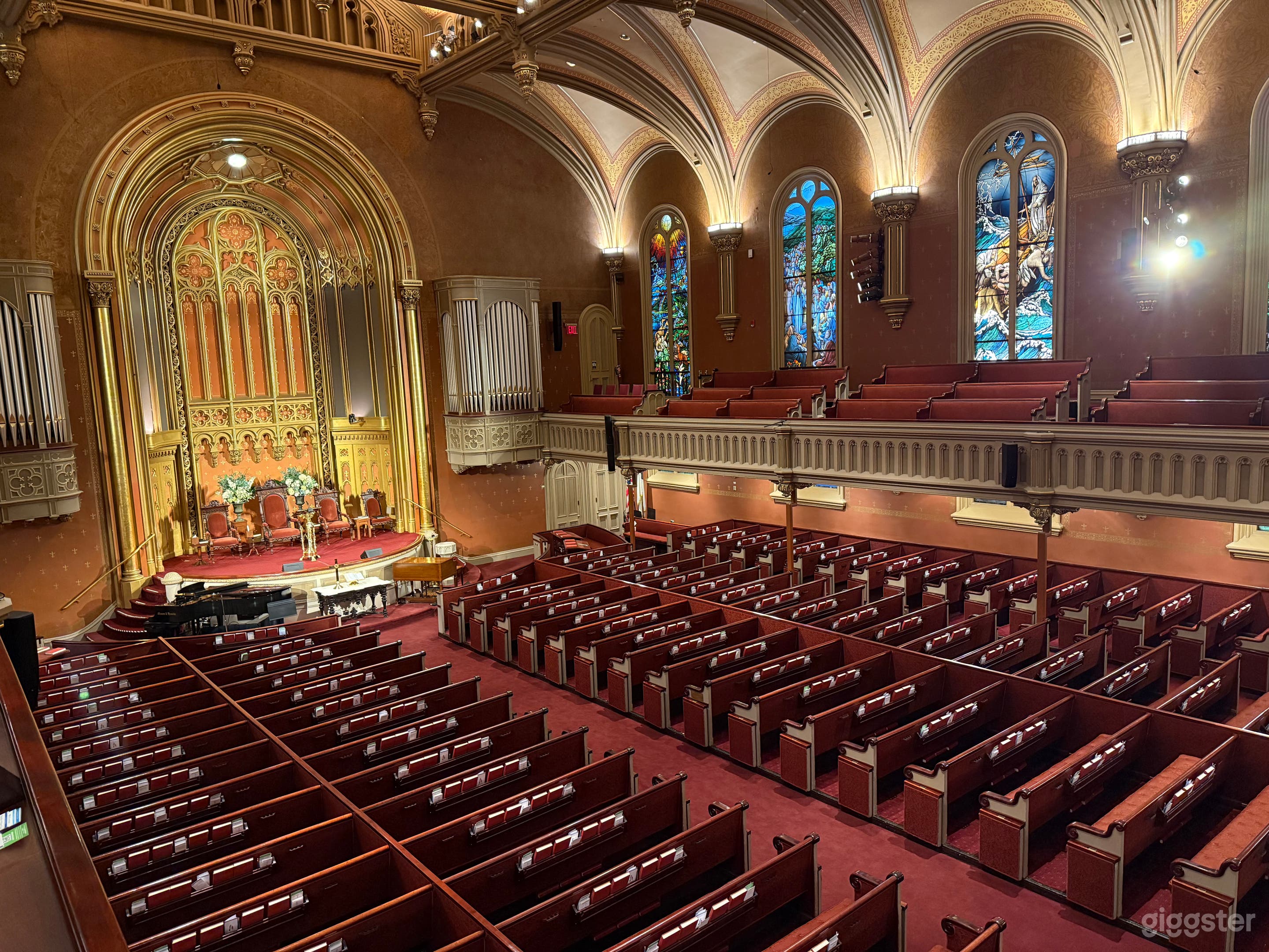 Historic Grand Sanctuary in New York Photo 1