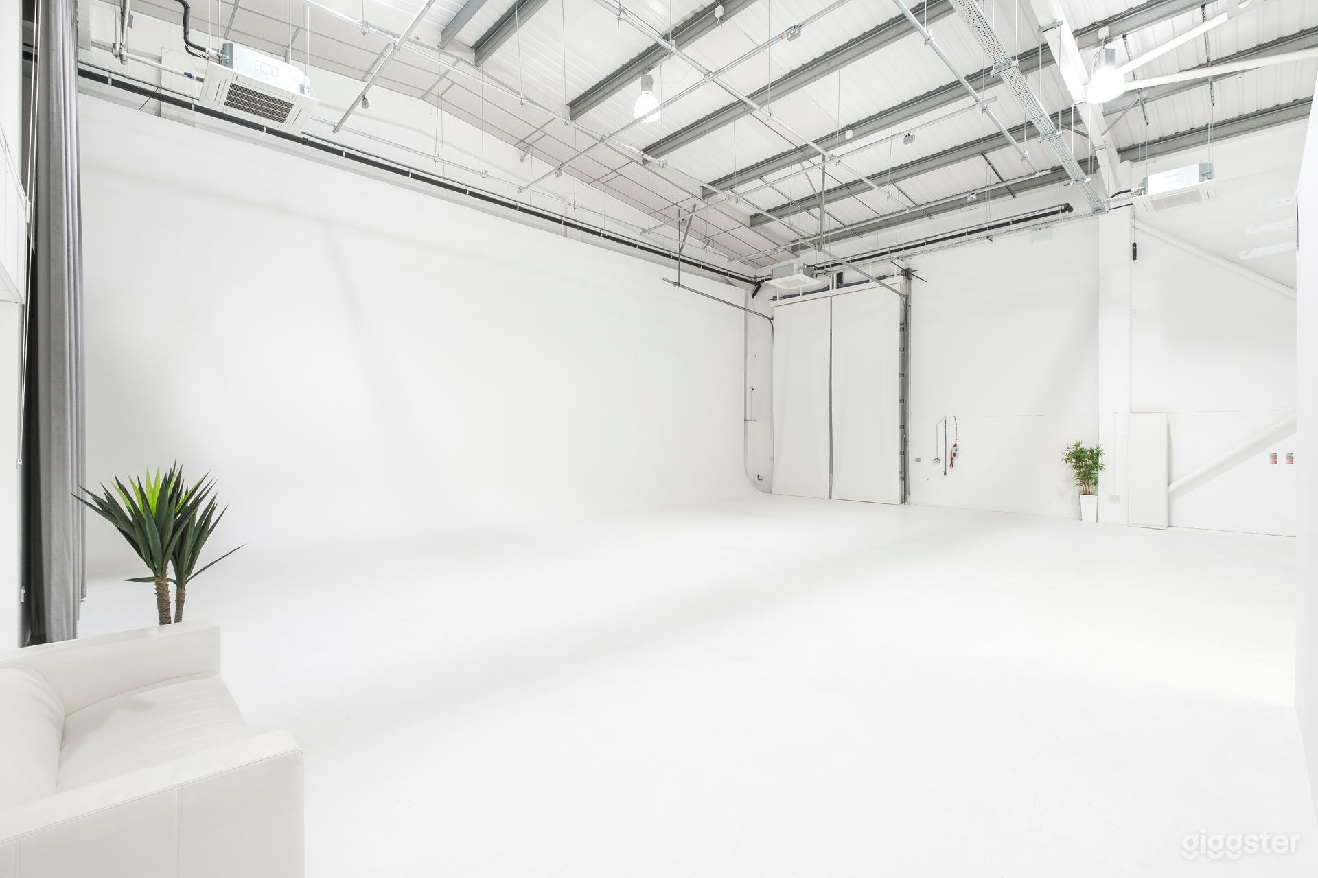 S2 Royal Arsenal Shoots Photo 1