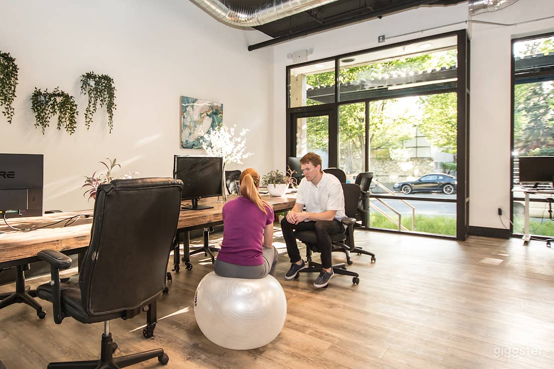 Fully Equipped Coworking Space in West Seattle Photo 2