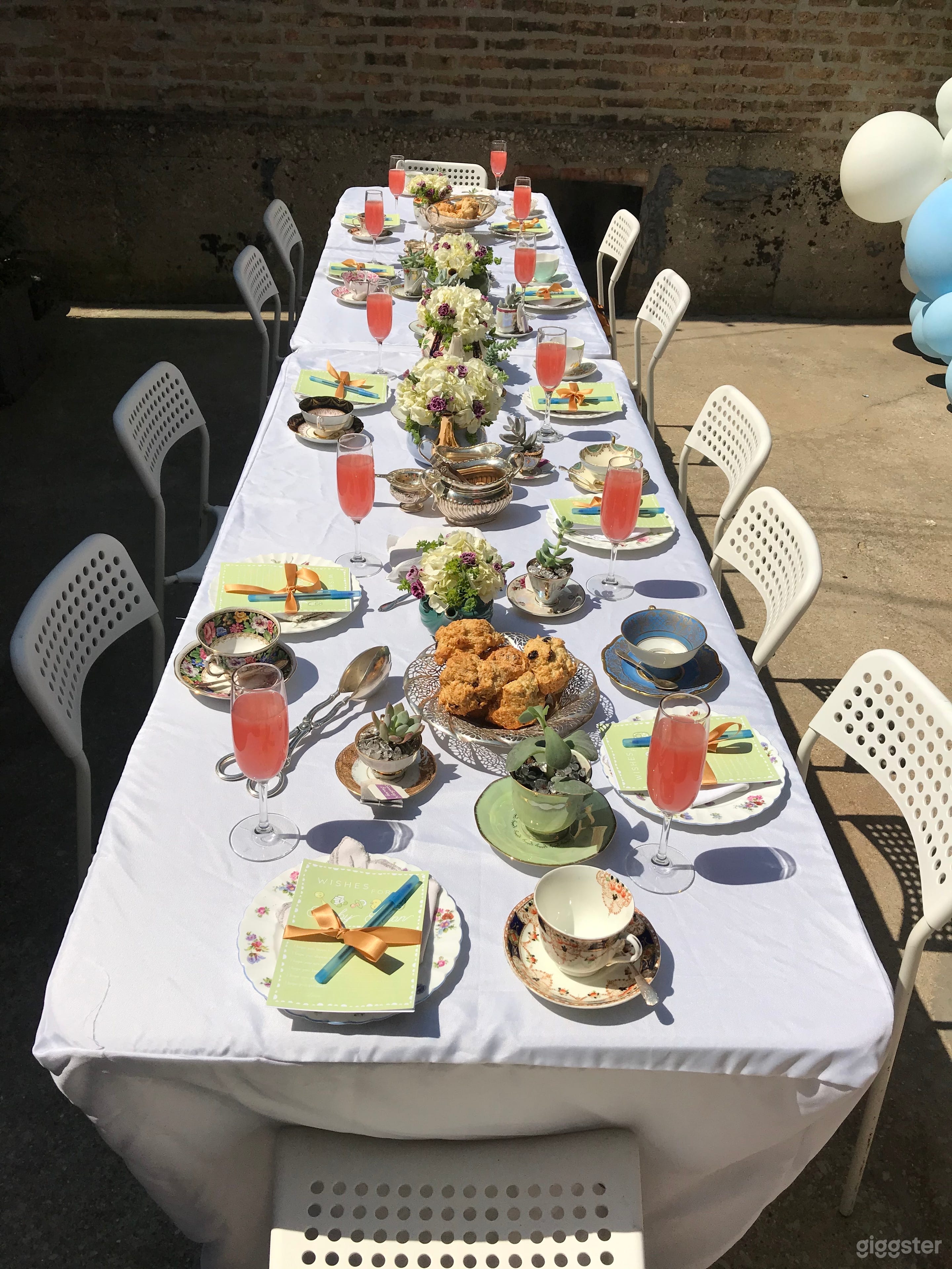 Open Air Patio, seating for 16, renovated kitchen Photo 2