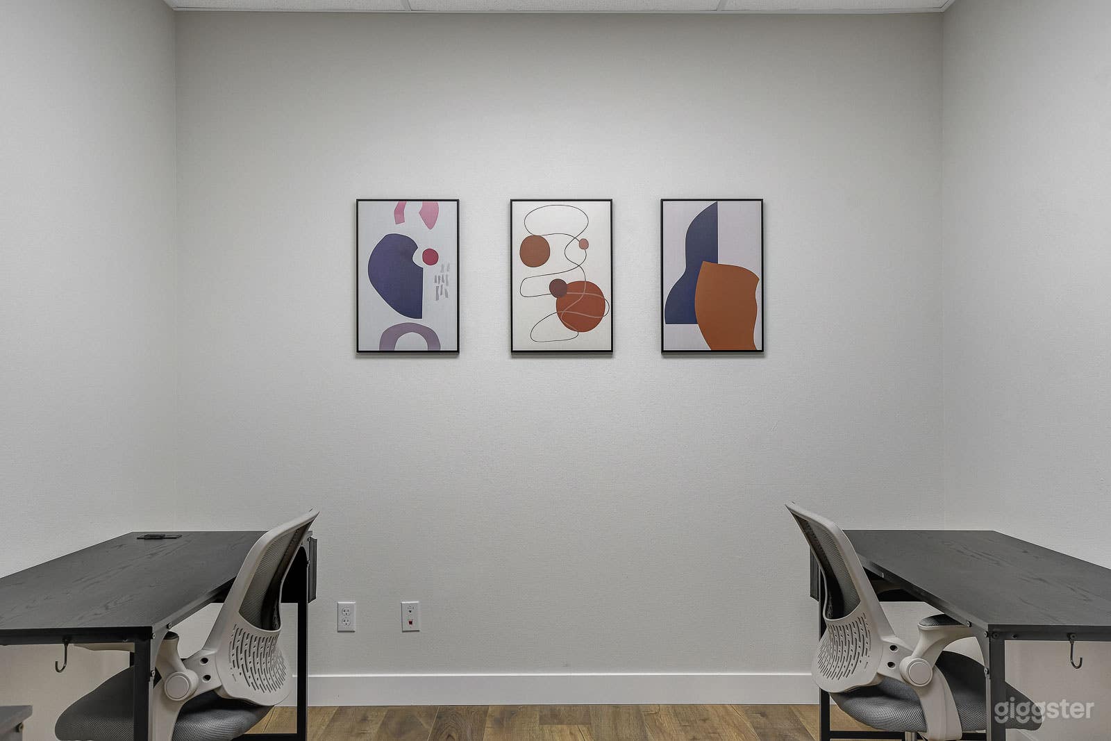 Las Vegas Modern Day Office near Airport/Strip Photo 3