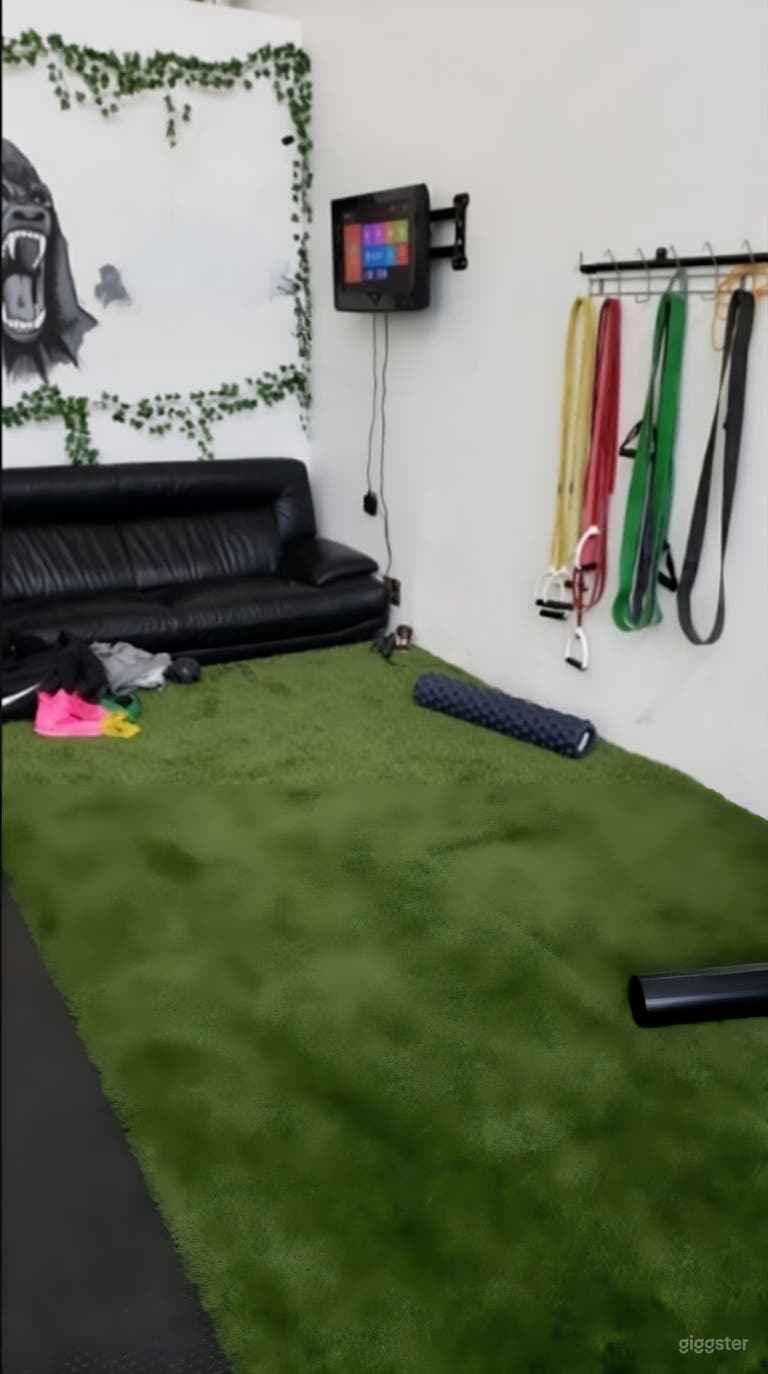   Warehouse-style Gym with an Industrial Vibe 