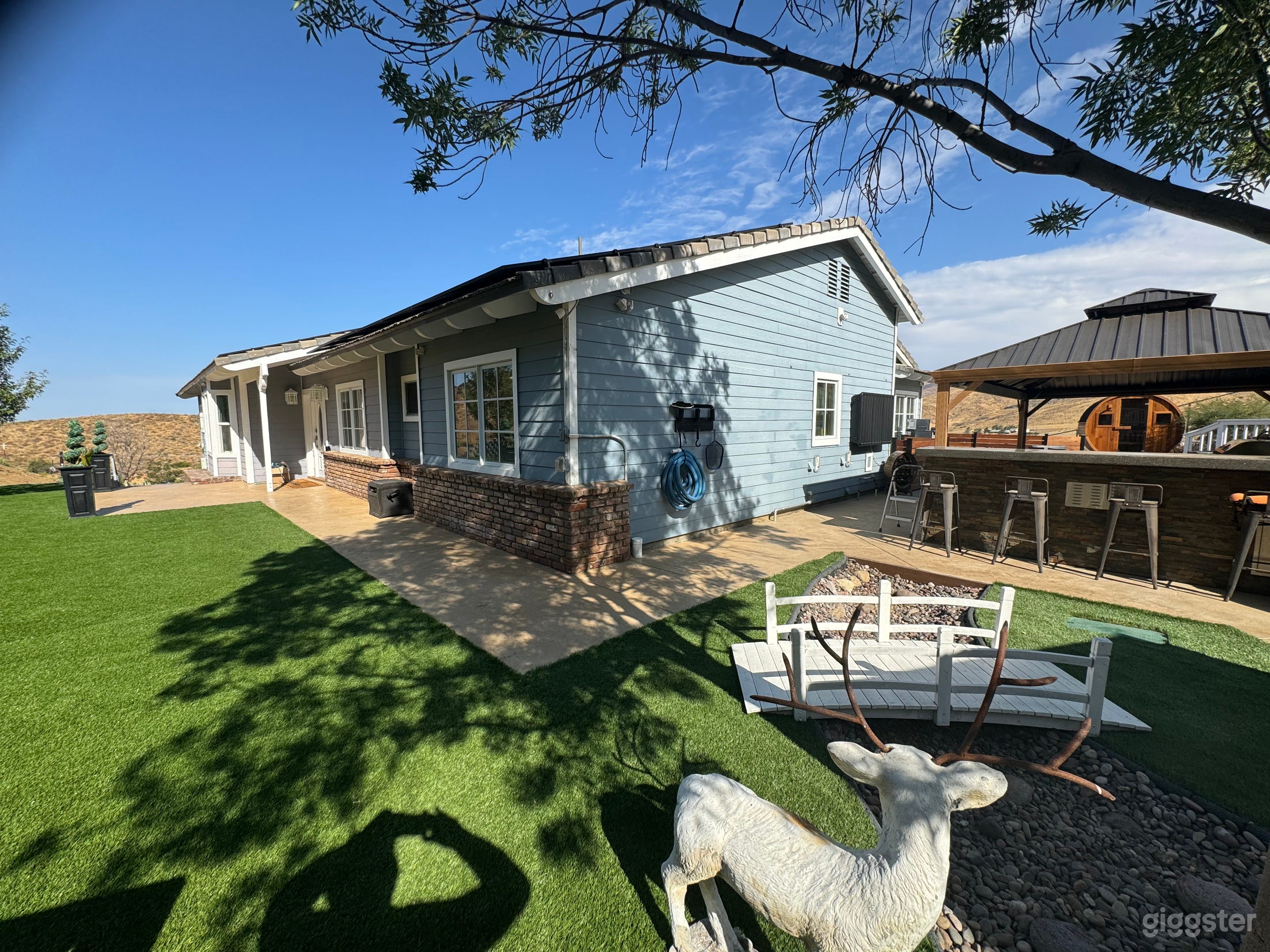 Mountain Top Modern Ranch Estate Photo 2