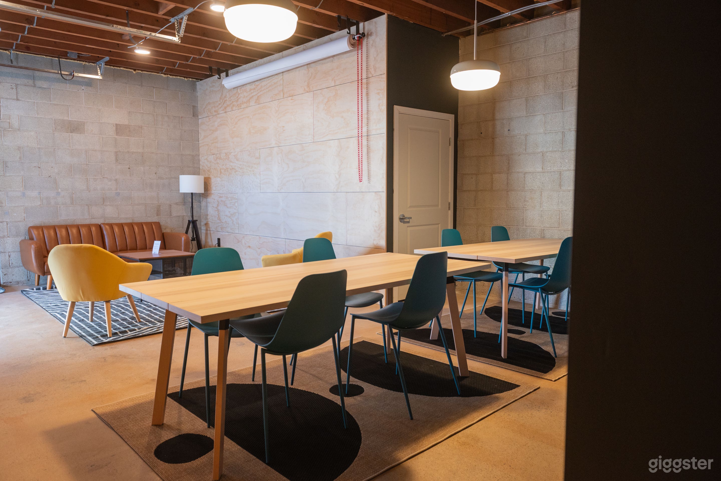 Corporate Meeting Space + Content Studio | Easy Load-In Photo 2