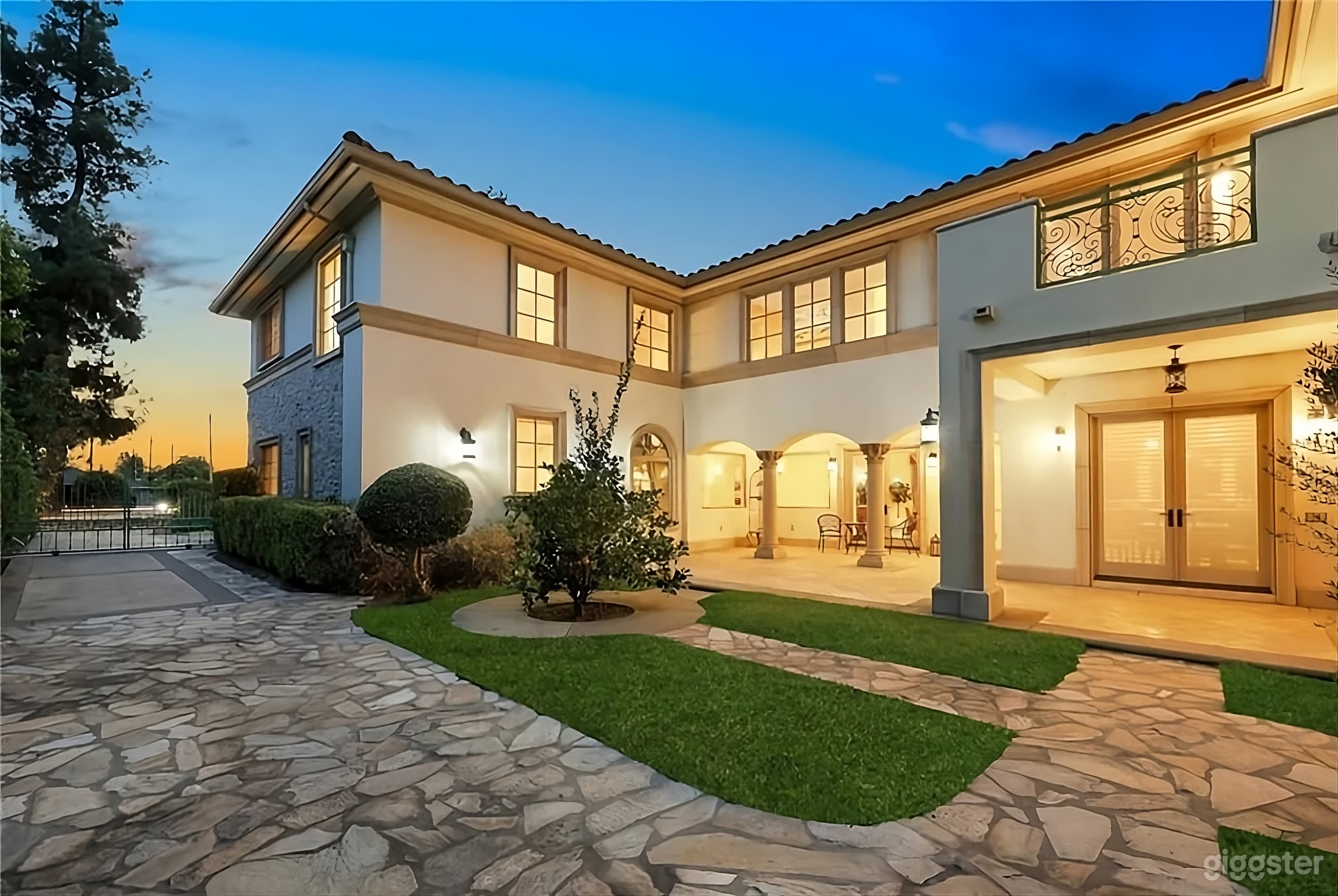 Elegant Mediterranean Backyard Photo 3