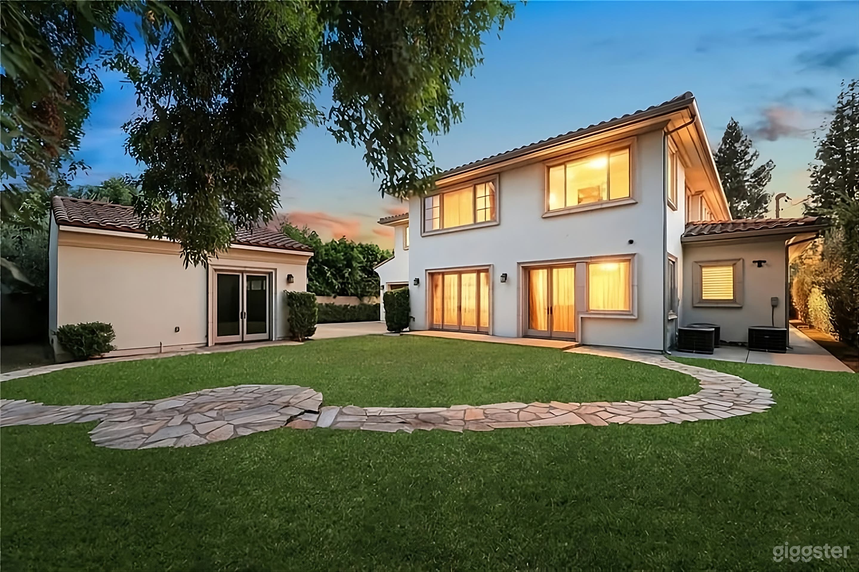 Elegant Mediterranean Backyard Photo 2