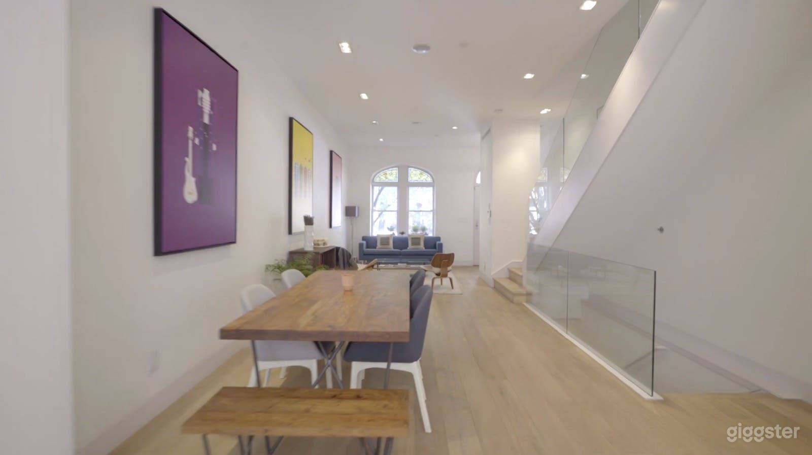 Upscale, Multi-Floor Modern Manhattan Townhome Photo 3