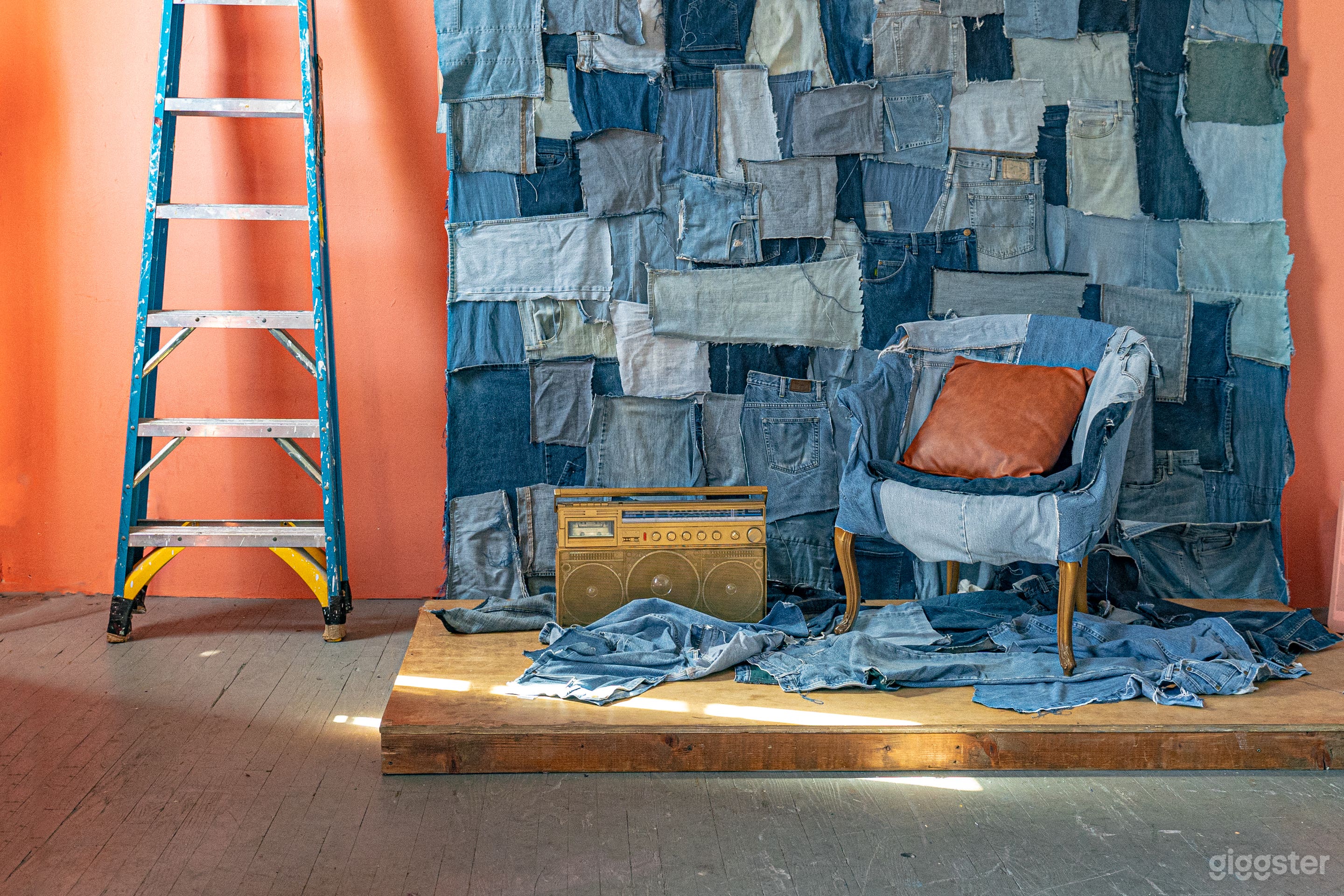 Boombox wall / Retro / Projector Studio Photo 4