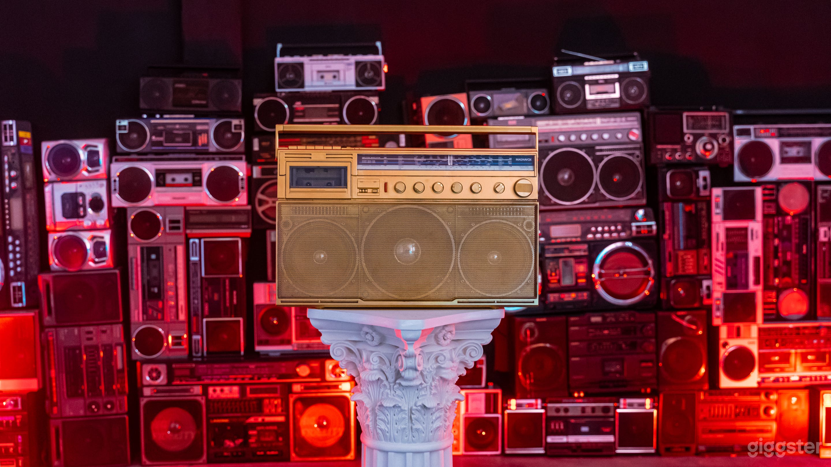 Boombox wall / Retro / Projector Studio Photo 1