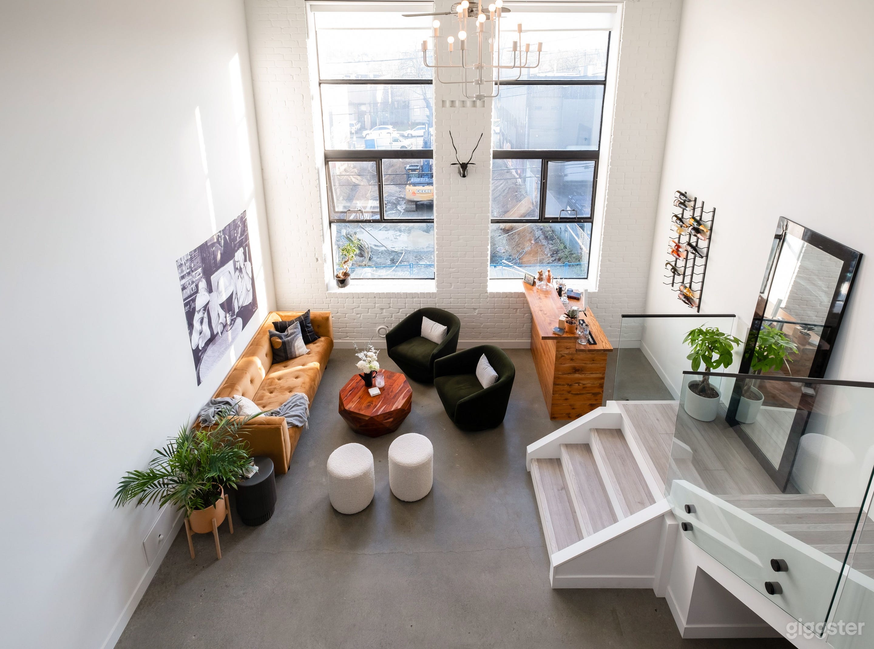 Stunning Modern Loft in East Van Photo 2