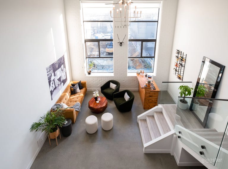  Stunning Modern Loft in East Van 