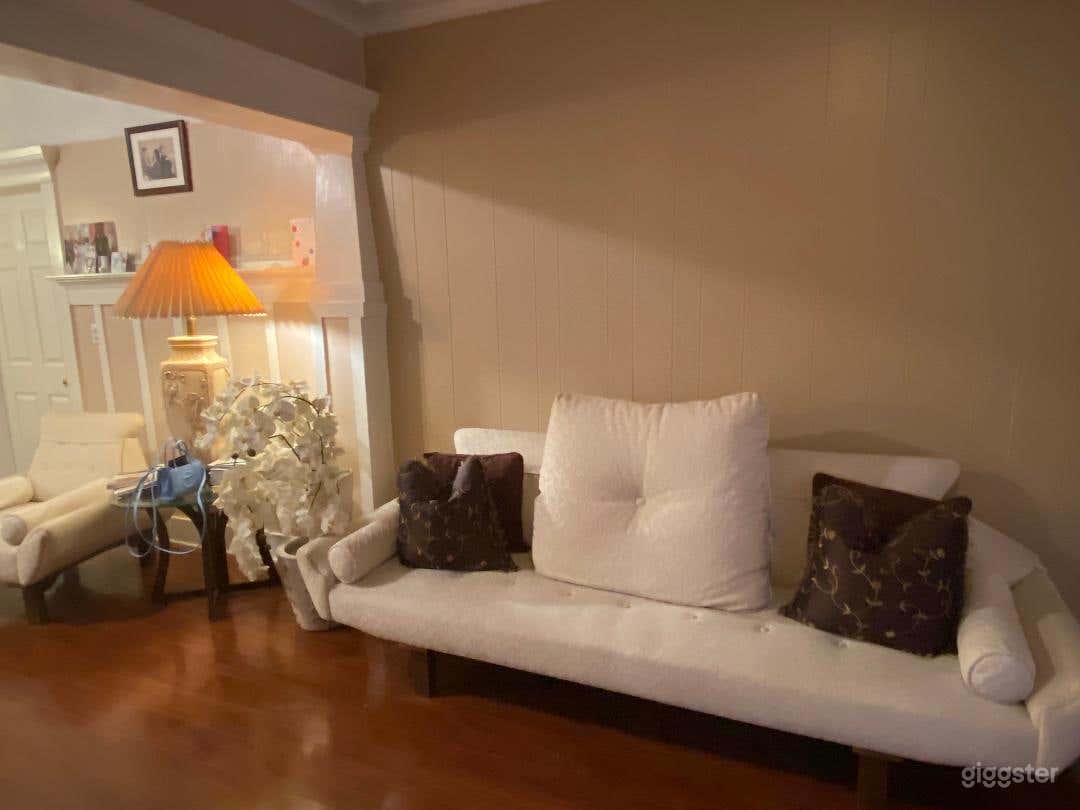 EBONY GRACE IN JEFFERSON PARK 
LIVINGROOM SOFA