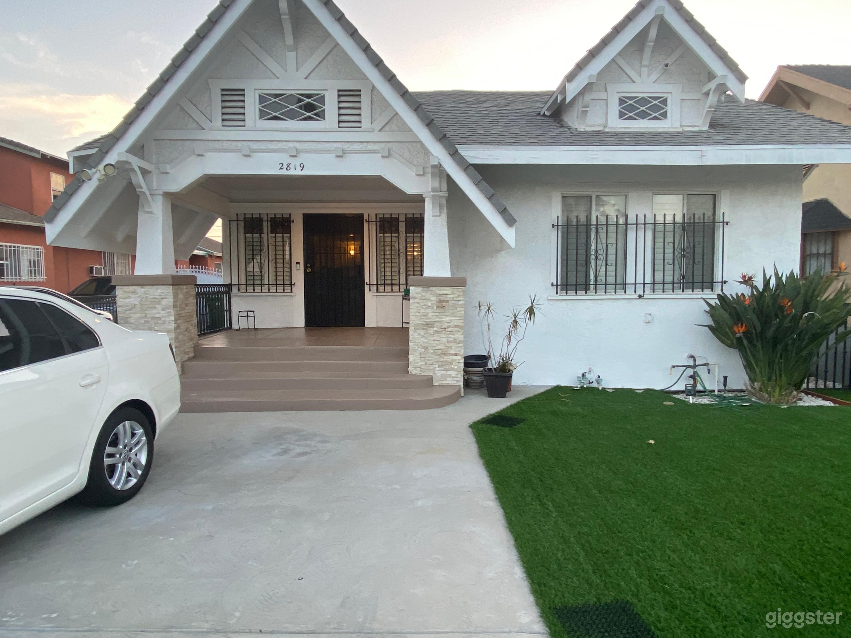 EBONY GRACE IN JEFFERSON PARK 
FRONT YARD NORTH