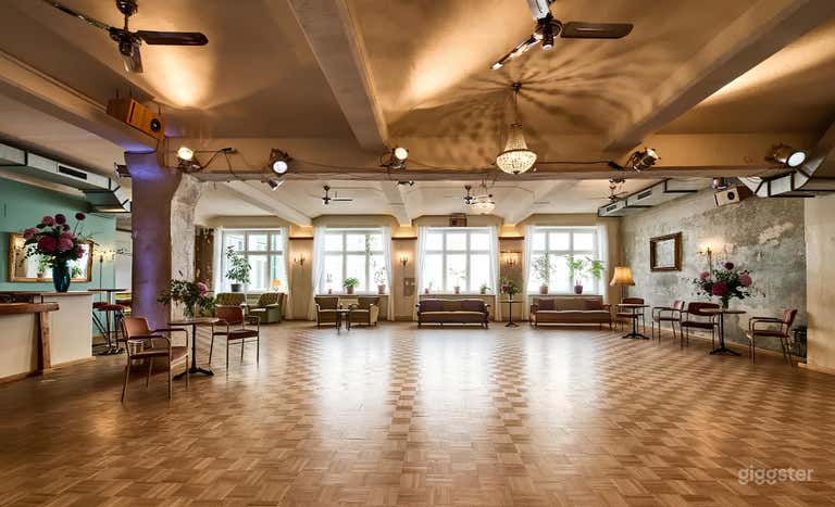  Vintage Vibe Studio in Berlin (Entire Premises) 