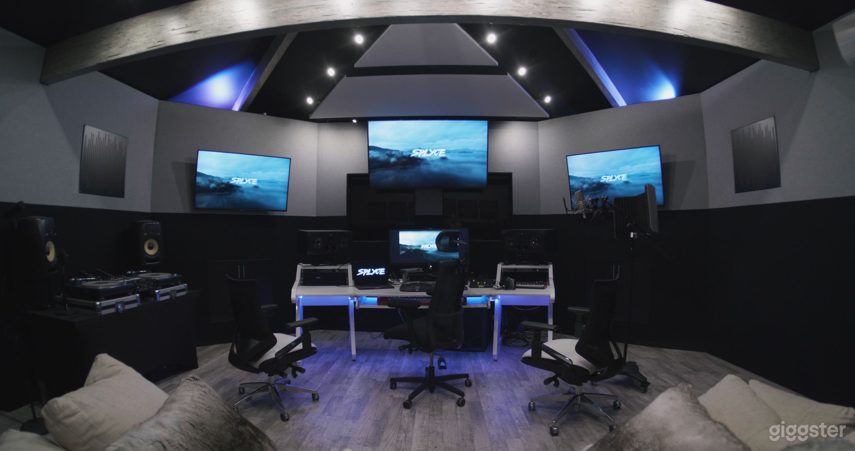 MUSIC RECORDING STUDIO - "The Spaceship" Photo 1