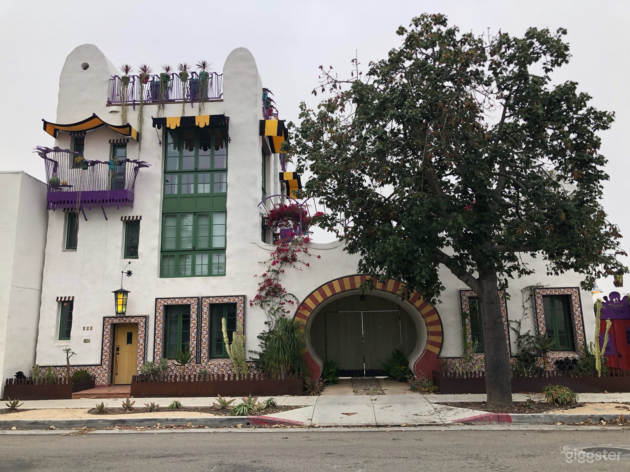 Exterior Street view on a gloomy day