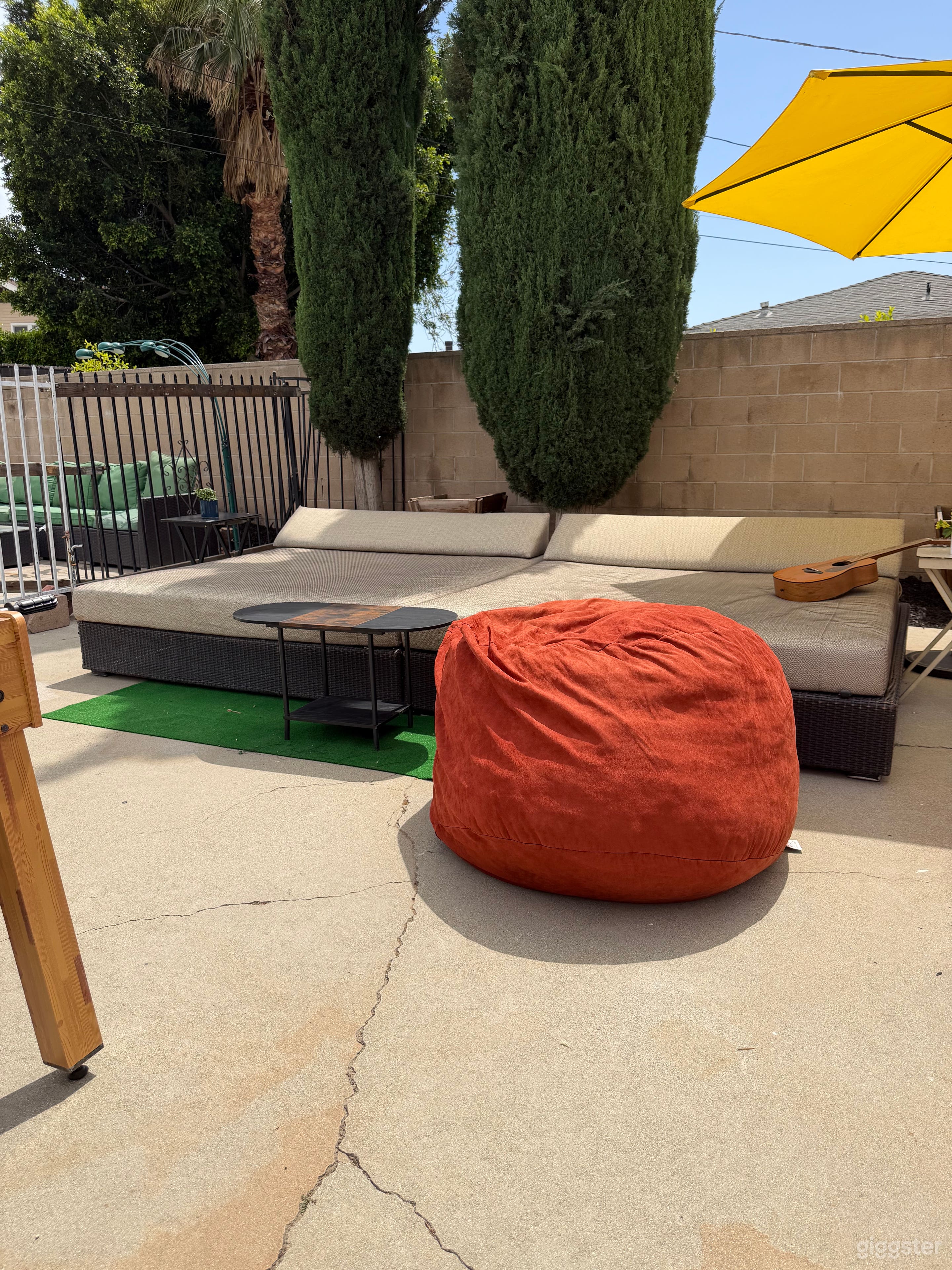 Gigantic Riverside Pool Retreat Photo 4