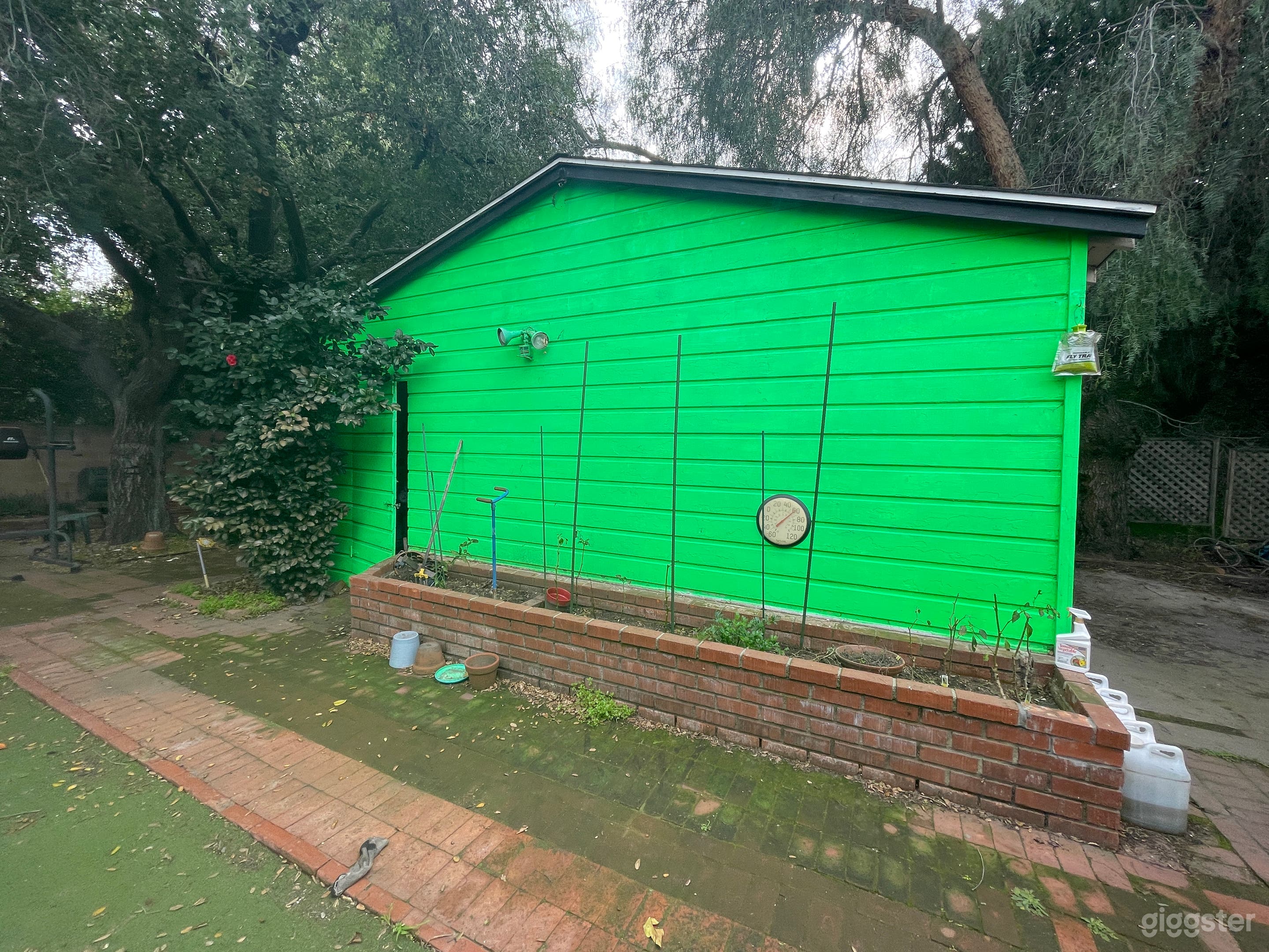 Colorful Residential Garden Home Photo 1