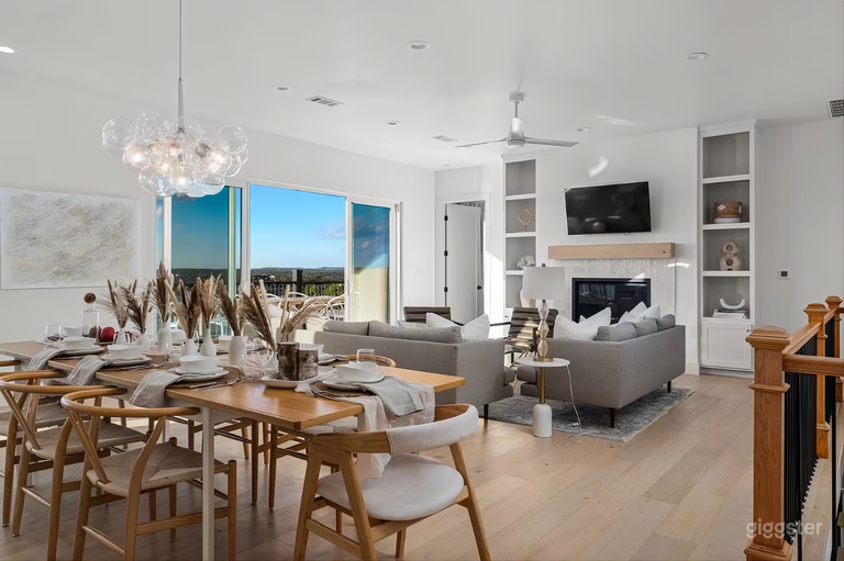  Hilltop Lakeway Retreat w/ Lake and hill Country Views 