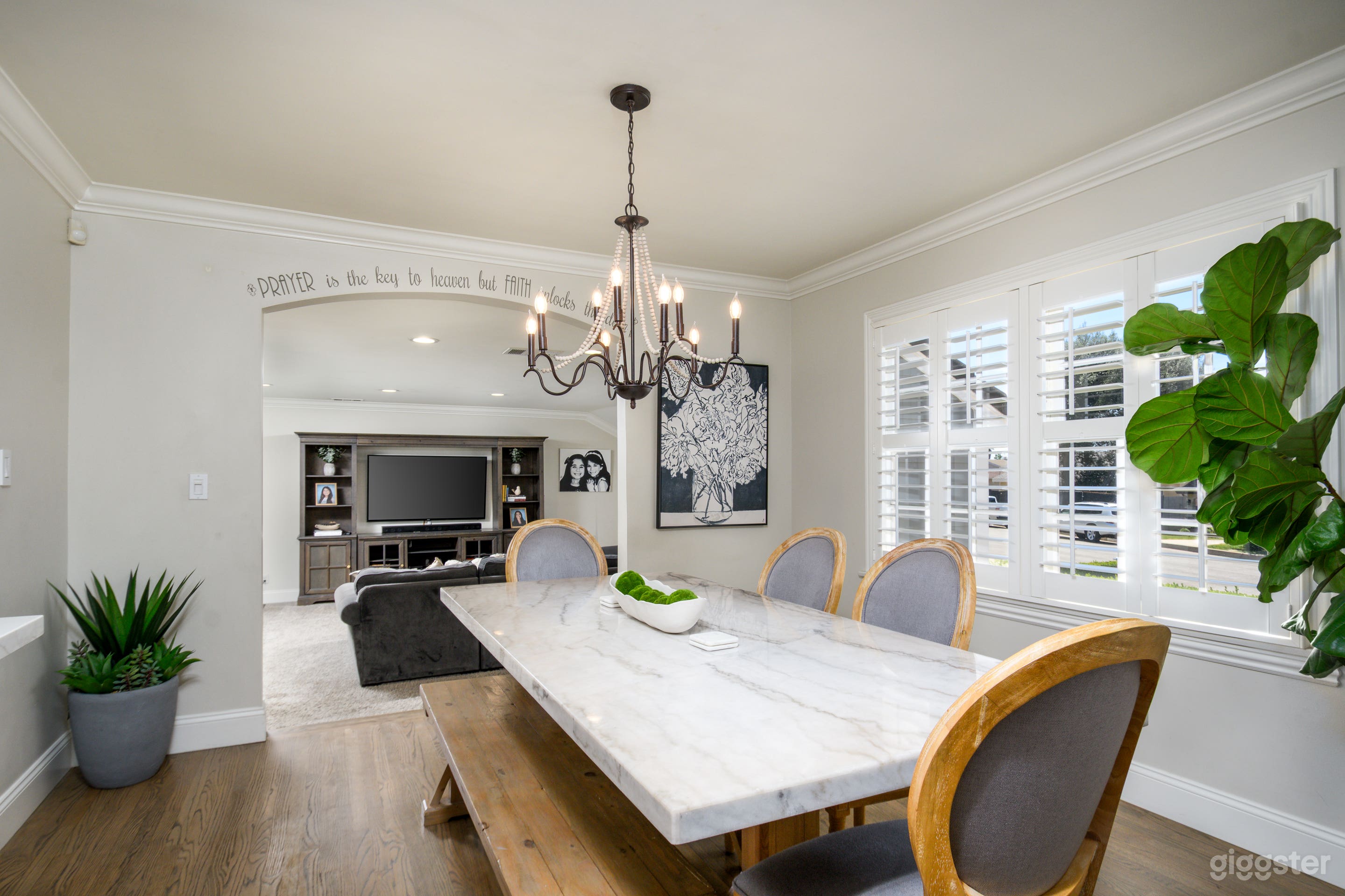 Spacious Modern Farmhouse with Natural Light & Film-Friendly Photo 3
