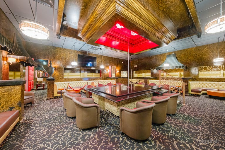  LUXURIOUS HIDEAWAY AT THE GOLDEN ROOM 