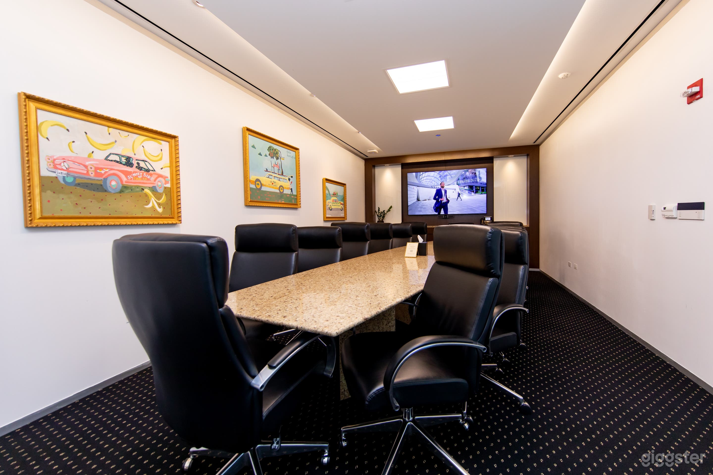 State-of-the-art Meeting Room  Photo 1