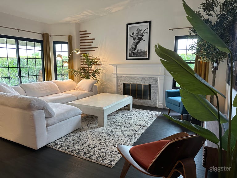  Living room. 12' vaulted/beamed ceiling 