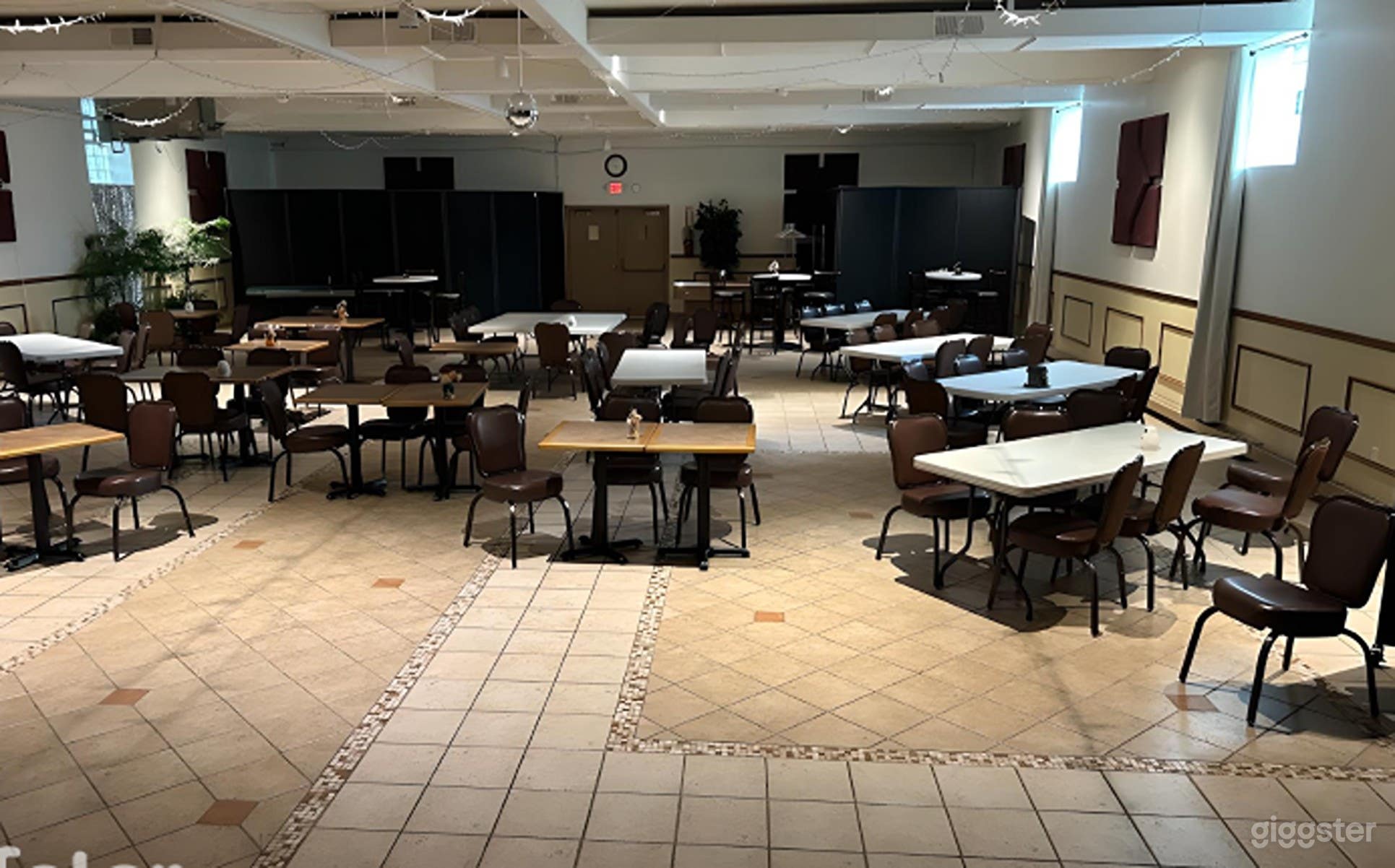 Elegant Banquet Hall with Live Music Stage Photo 1