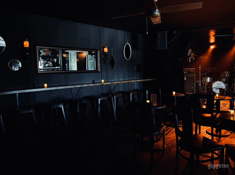  Visually Stunning Venue with Bar & Stage 