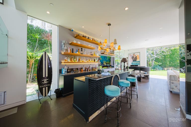  CINEMATIC LUXE SIERRA MANOR  