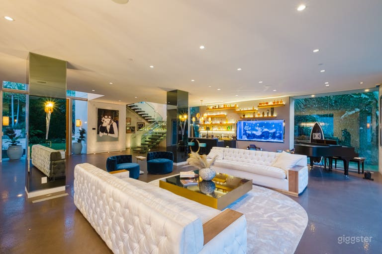  CINEMATIC LUXE SIERRA MANOR  