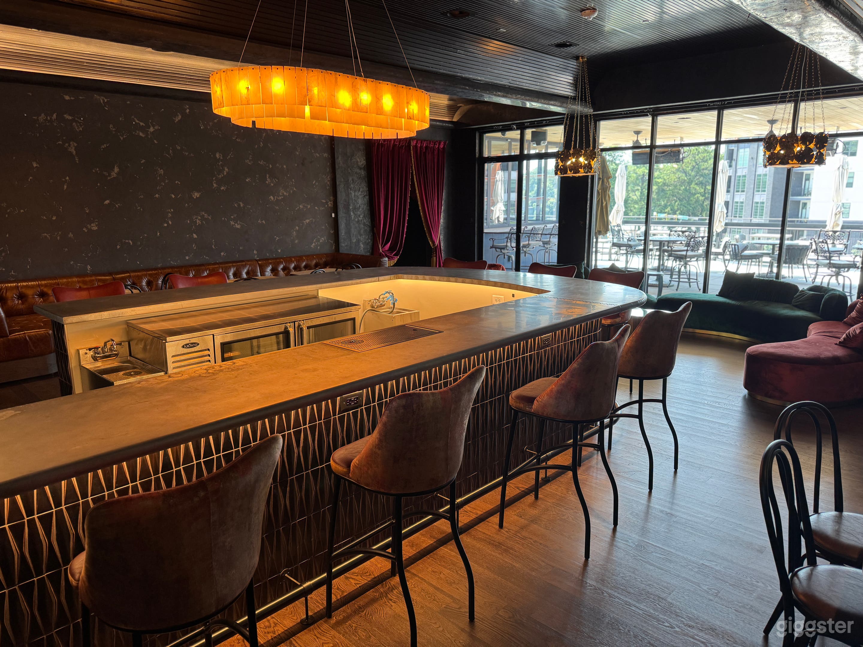 The Baroque | Speakeasy with no F&B minimums, outdoor patio Photo 4