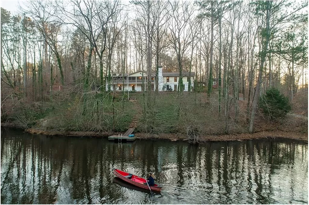 When you rent Hickory Lodge you get the 5600 SF lodge, over 7 acres of beautiful forest, creeks, granite outcroppings and a lake.  