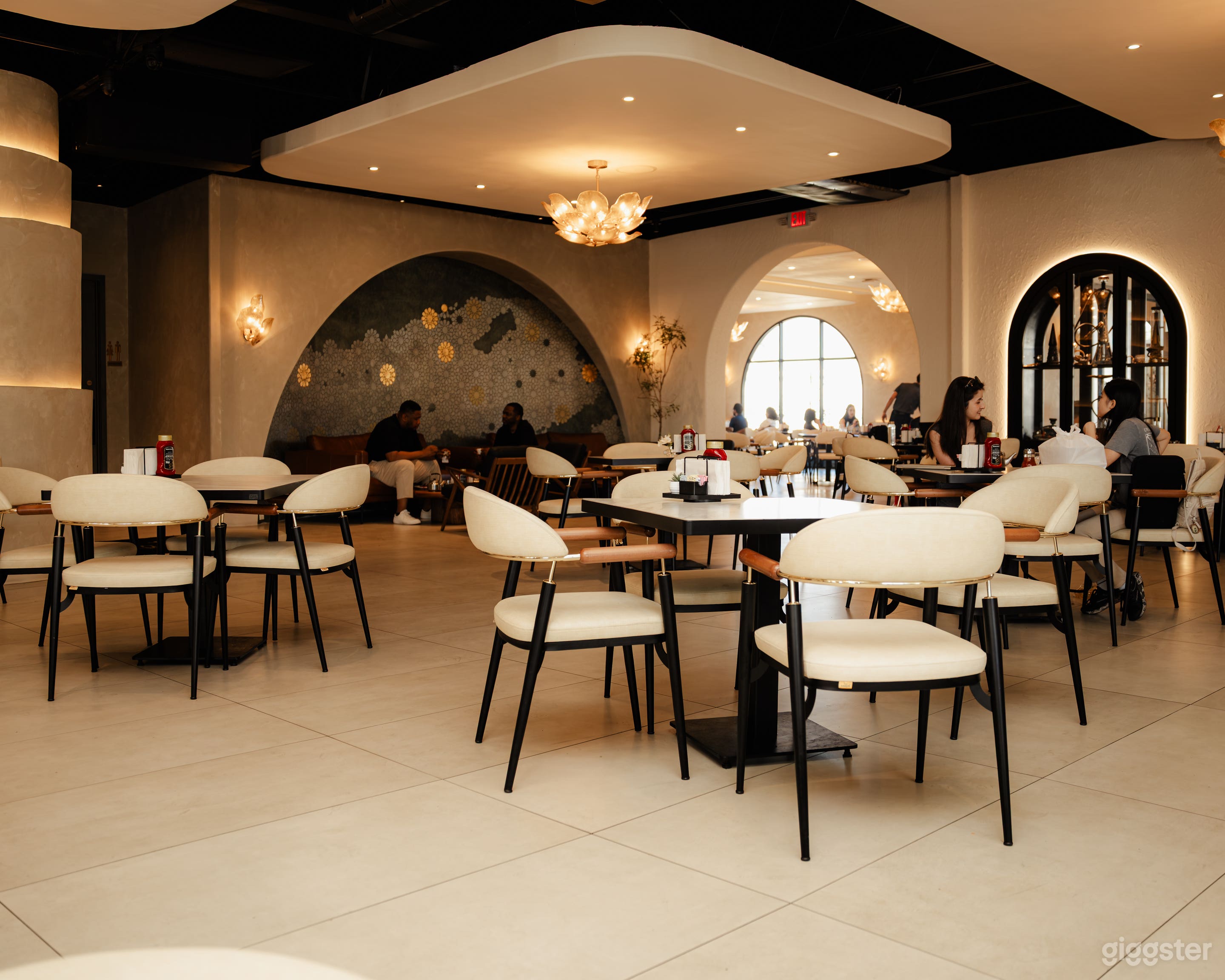 Upscale Mediterranean Lounge & Grill Restaurant | Houston Photo 4