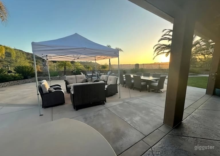  Hills View Backyard Venue 