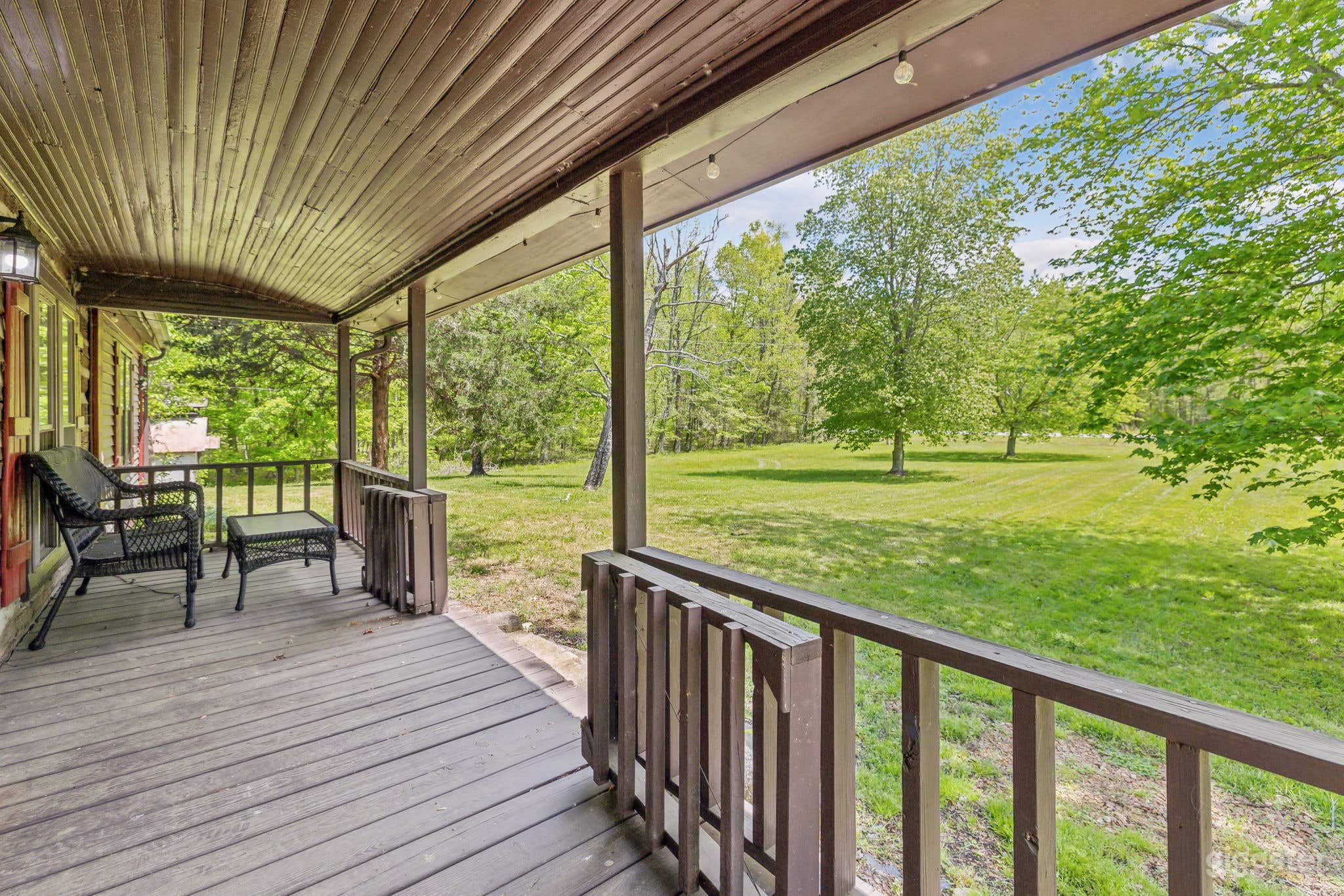 Historical Log House (Cabin) on 8 acres with pond Photo 3