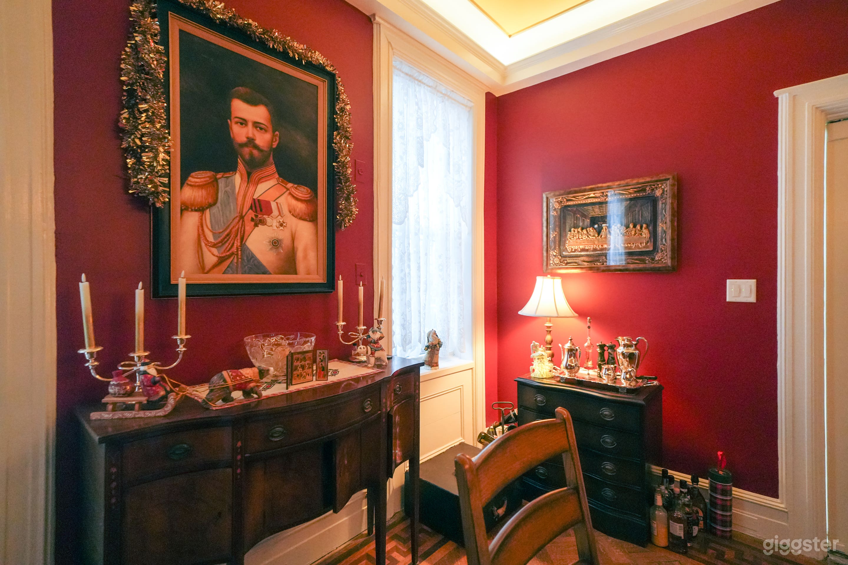 Vintage House with Antique Details, Rustic Carpets Photo 2