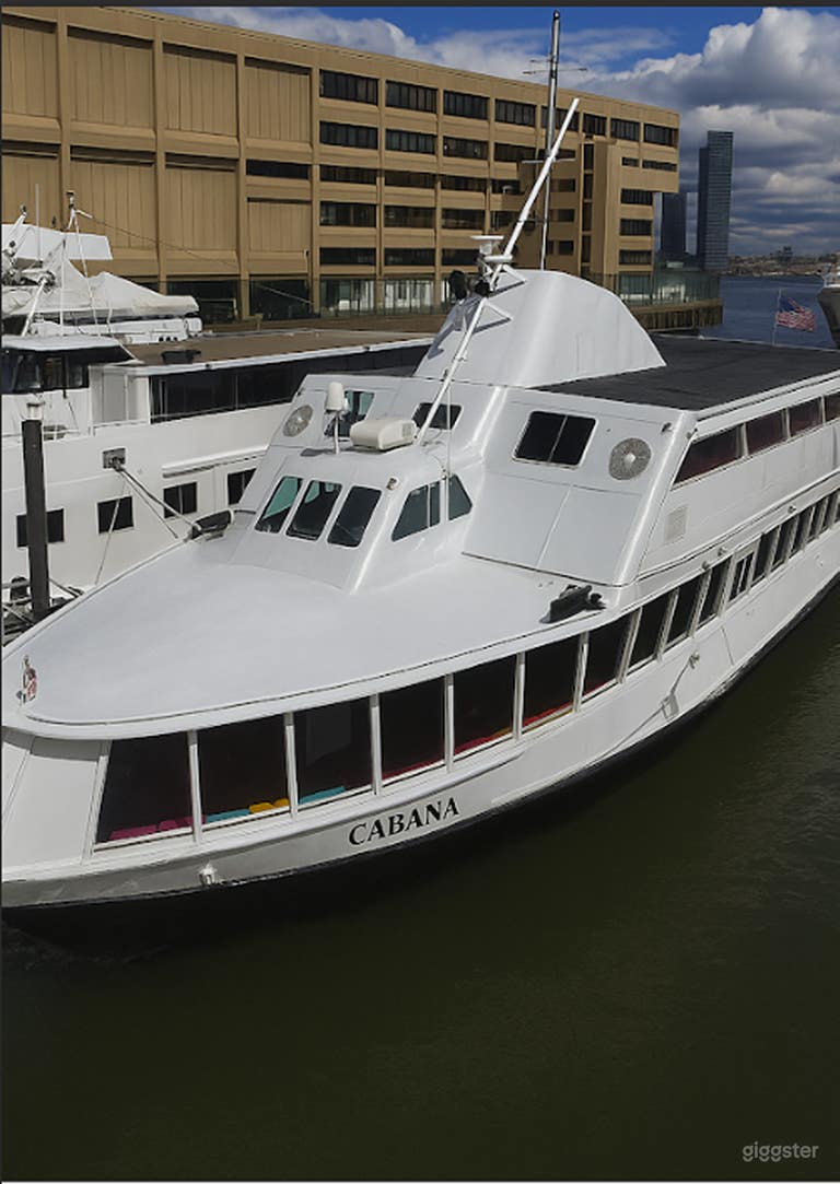  Club-Like Vibe With Two Decks Cabana Yacht 