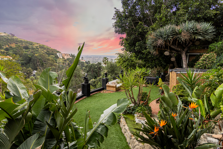  Stunning West Hollywood Hills Oasis! 