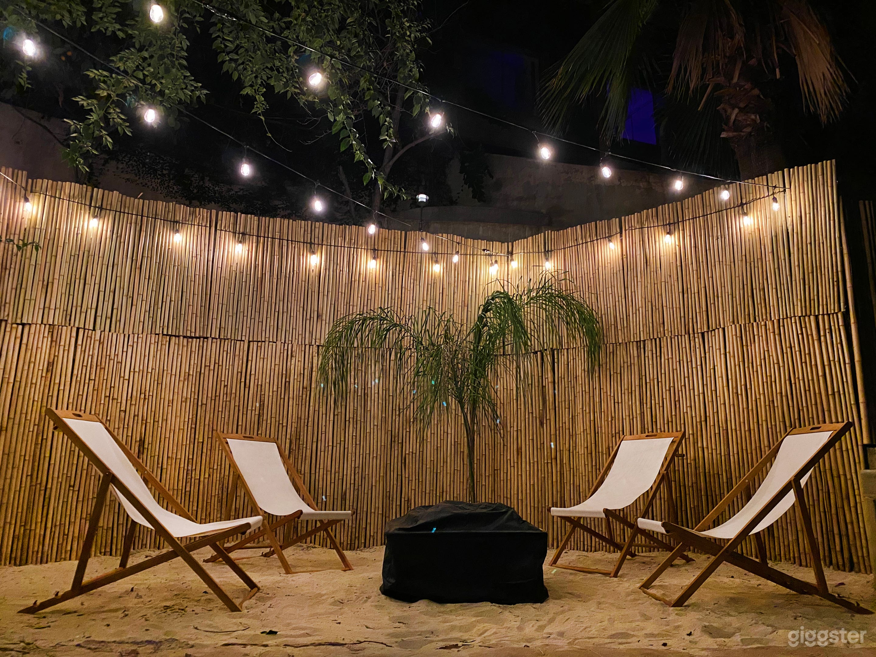 Super unique home in the Hollywood Hills! VIEWS!!! Photo 2