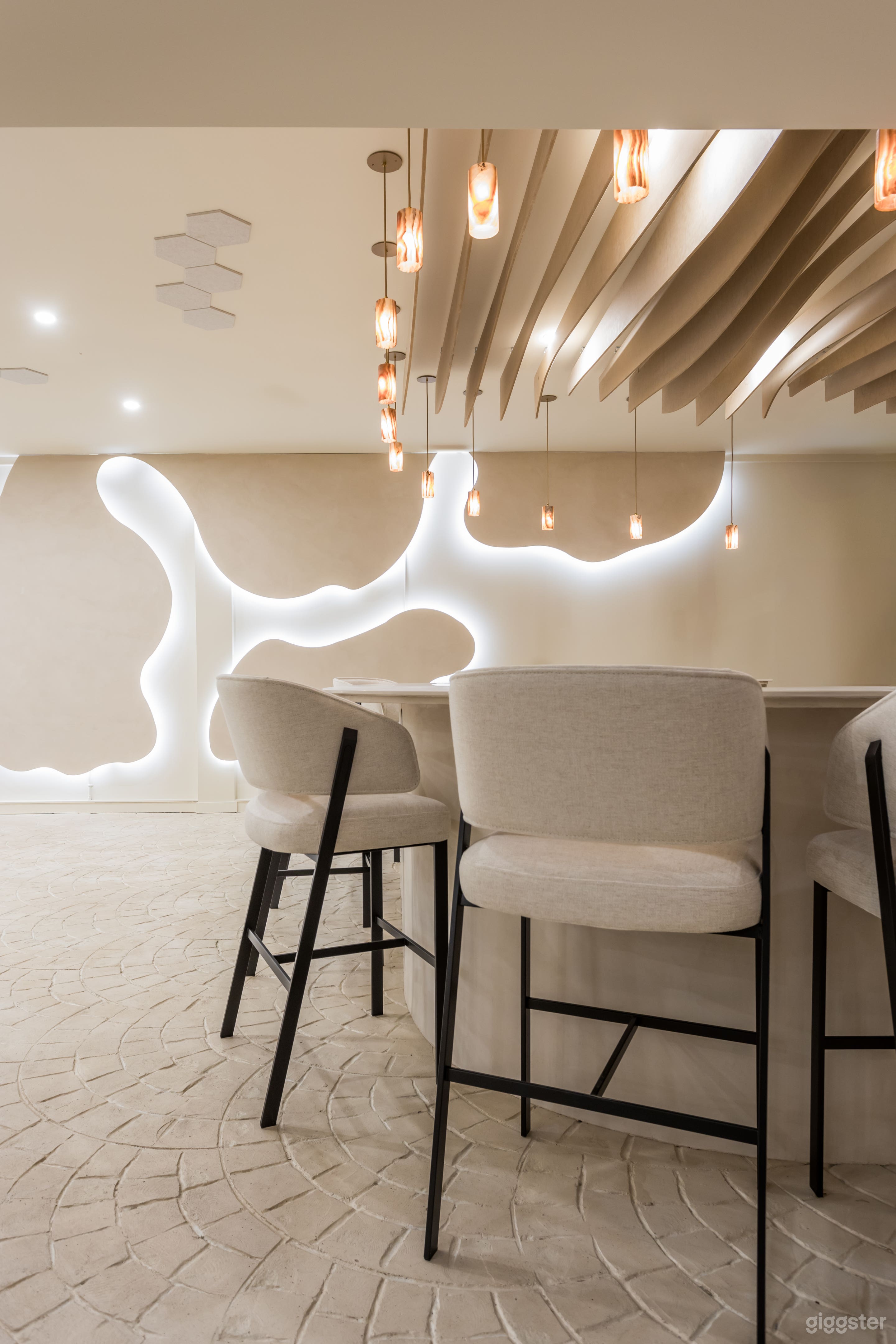 Gorgeous Zen Private Restaurant Lounge and Retreat Photo 3