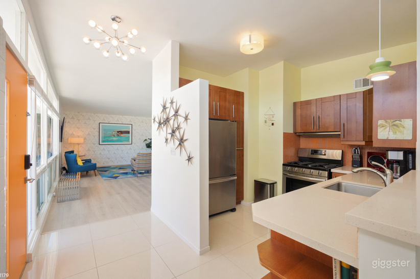 Authentic Mid-Century Modern Palm Springs Pad Photo 4