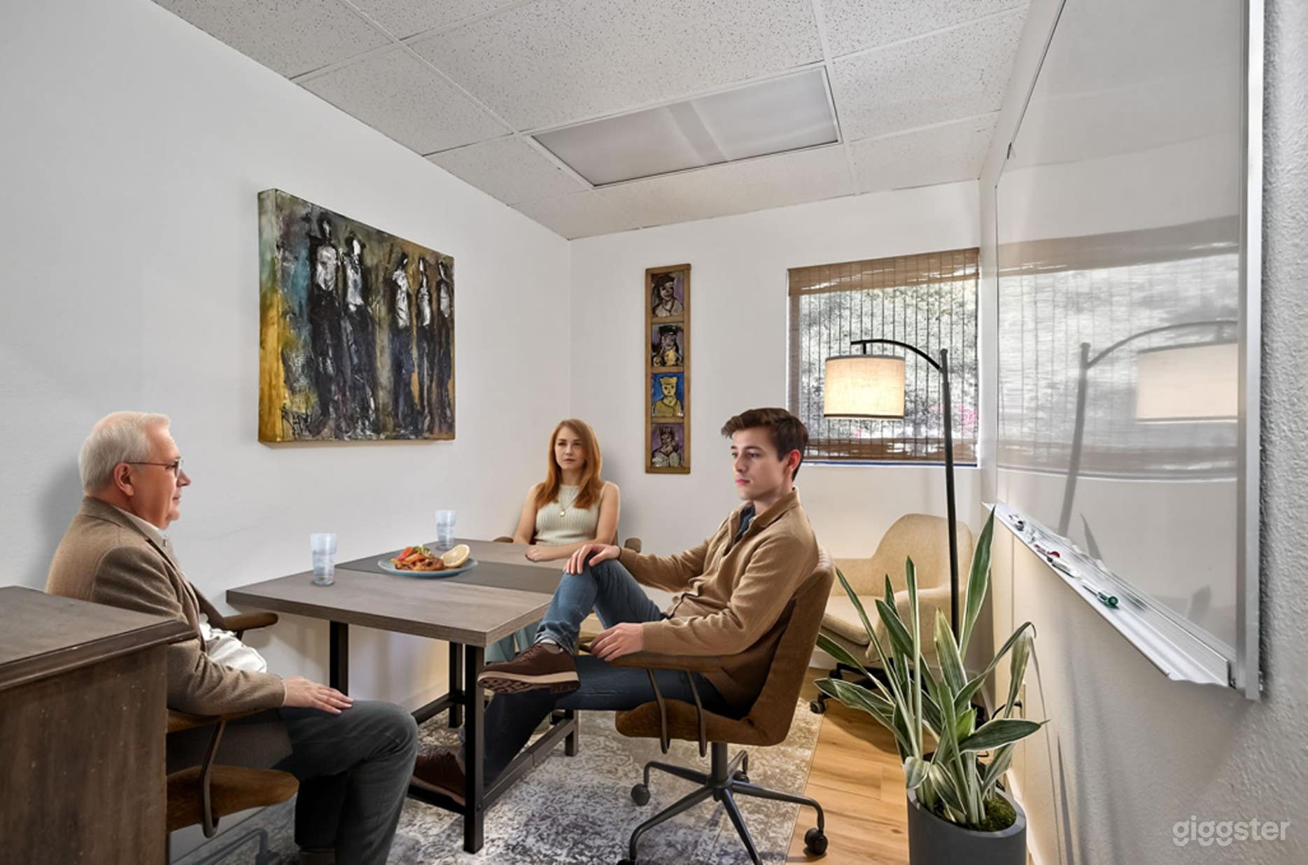 Cozy Creative Private Office Space Photo 2