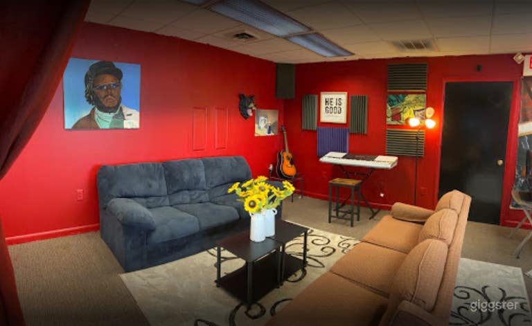  Warm and Cozy Studio in Bethlehem (Full Buyout) 