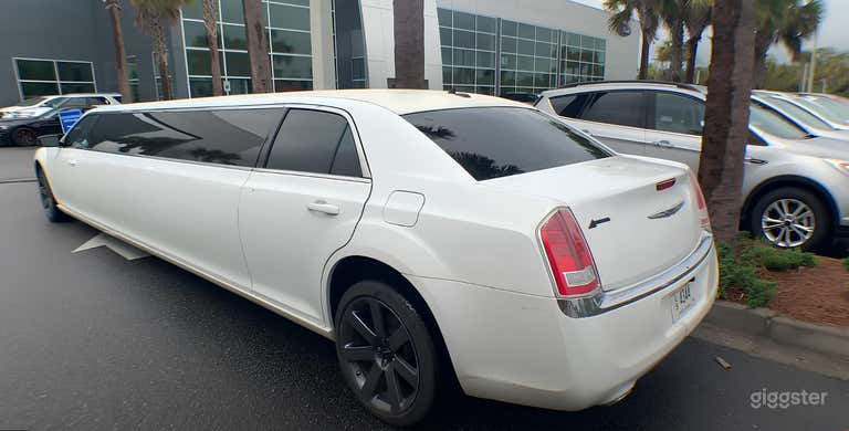  Chrysler 300s Limousine 