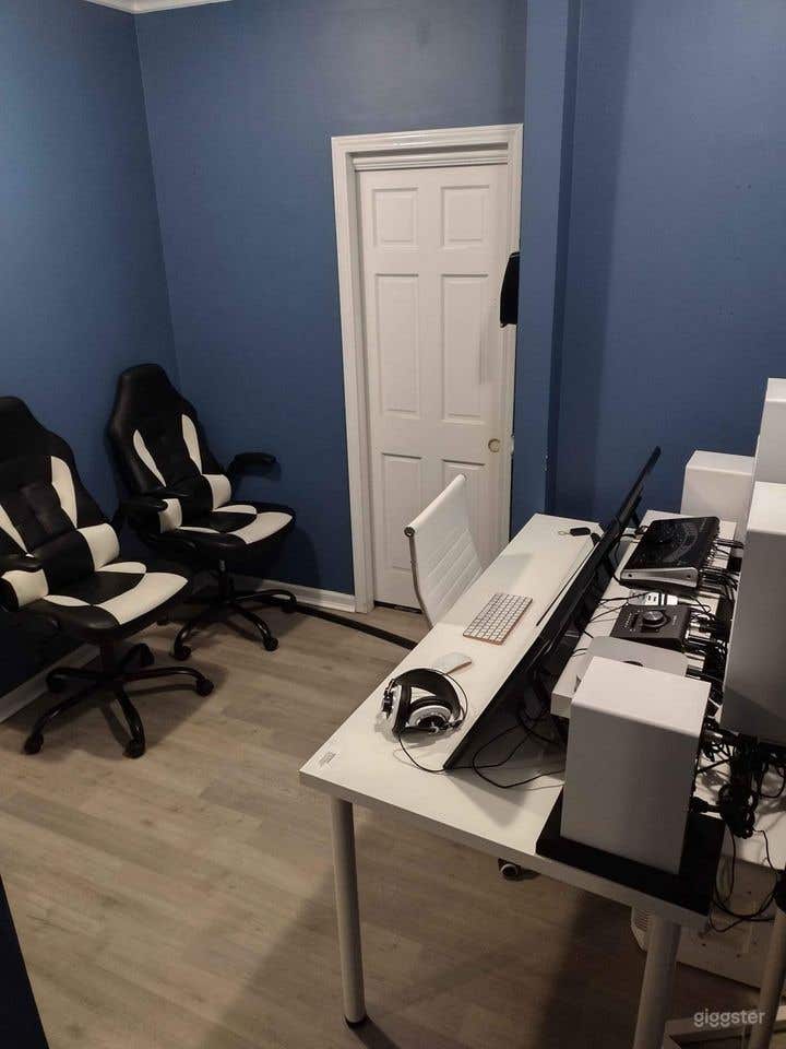 24/7 studios  Photo 4