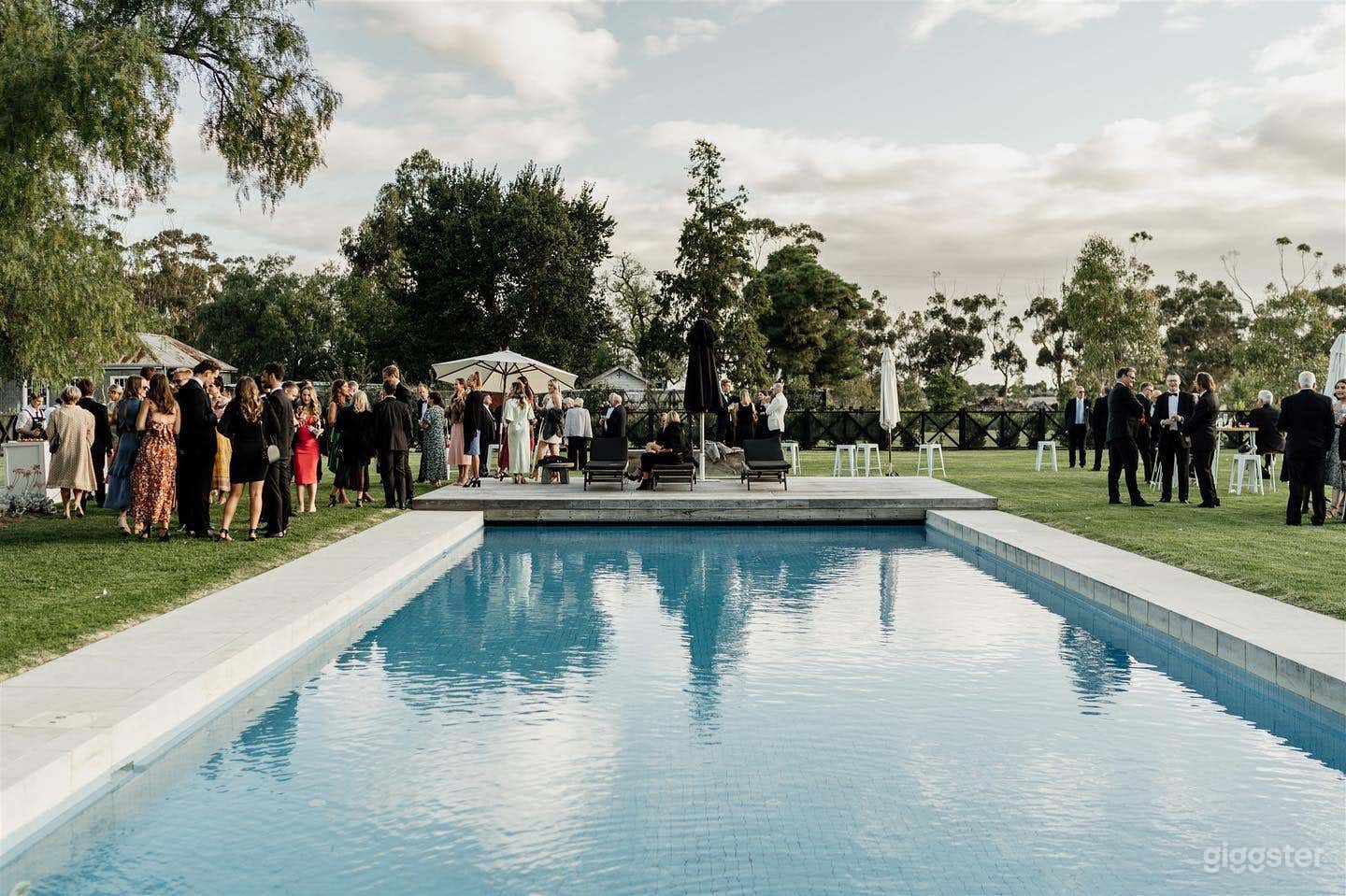 Stunning Outdoor Swimming Pool Venue Photo 4